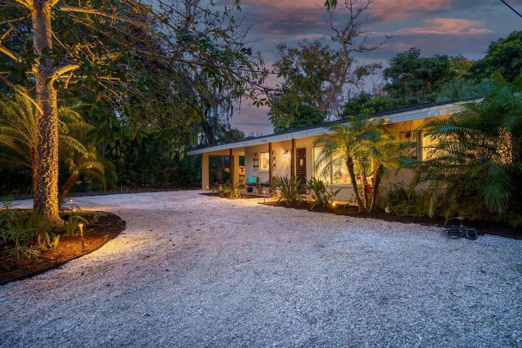 Beautiful Glam Mid-Century 1 Block From Sarasota Bay With Firepit Vila Exterior foto