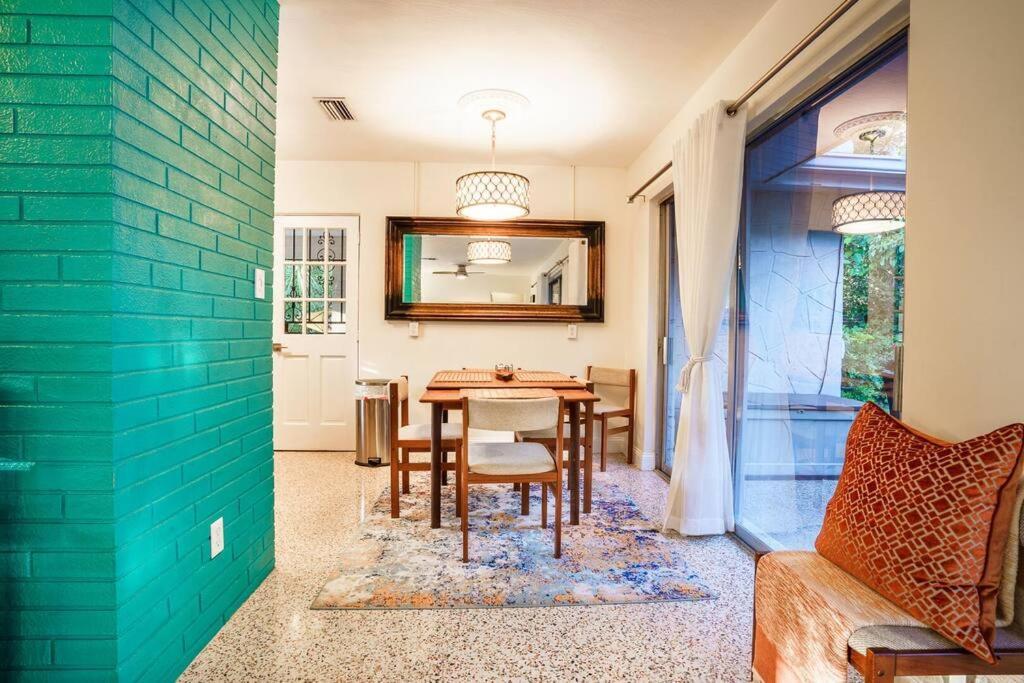 Beautiful Glam Mid-Century 1 Block From Sarasota Bay With Firepit Vila Exterior foto