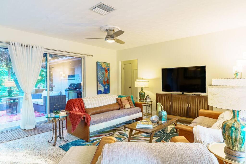 Beautiful Glam Mid-Century 1 Block From Sarasota Bay With Firepit Vila Exterior foto