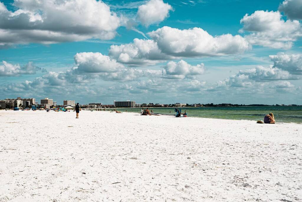 Beautiful Glam Mid-Century 1 Block From Sarasota Bay With Firepit Vila Exterior foto